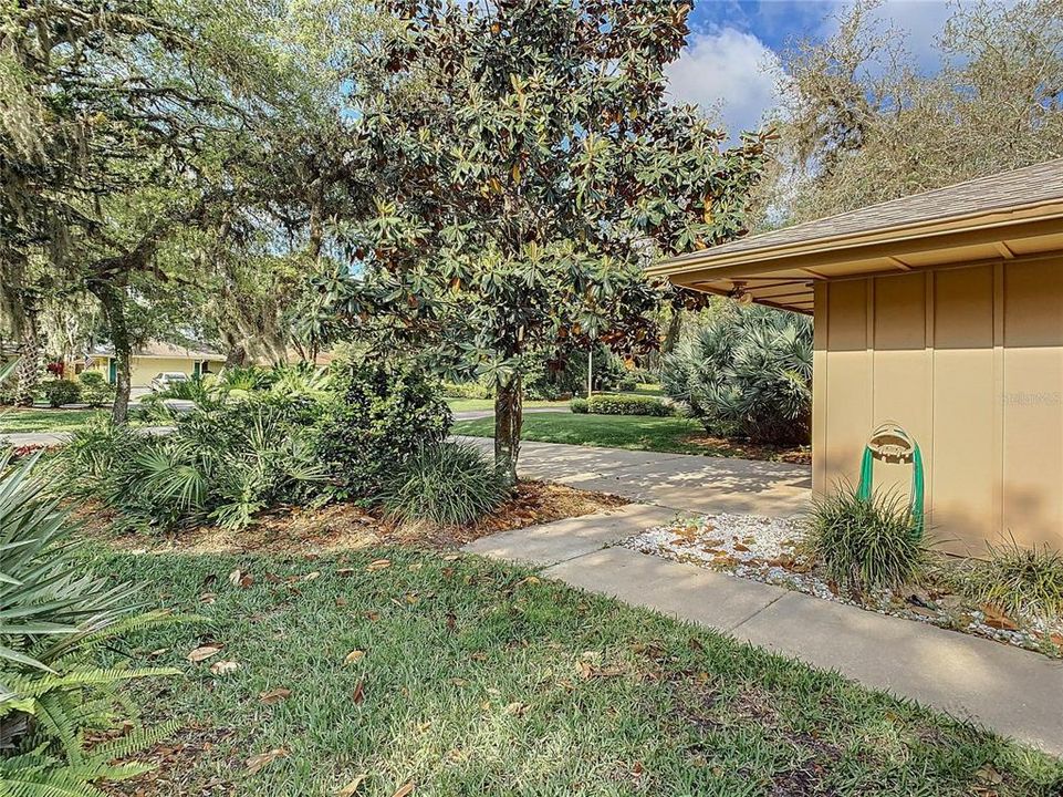 For Sale: $379,900 (2 beds, 2 baths, 1334 Square Feet)