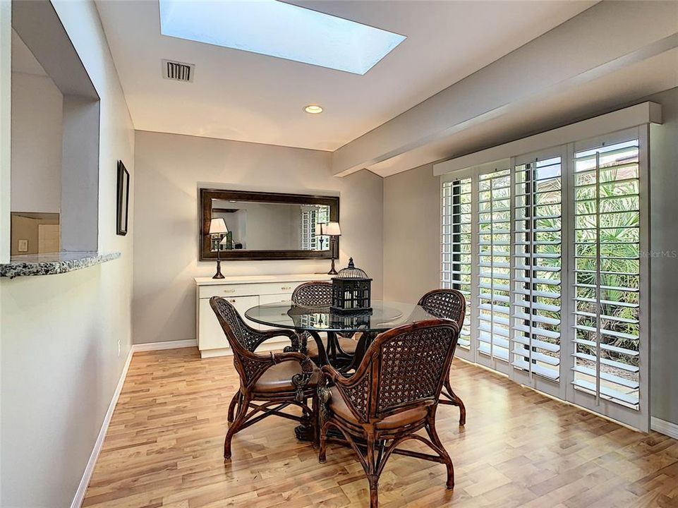 For Sale: $379,900 (2 beds, 2 baths, 1334 Square Feet)
