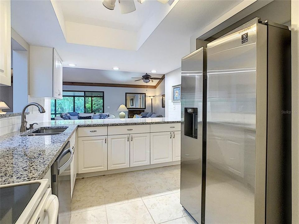 For Sale: $379,900 (2 beds, 2 baths, 1334 Square Feet)