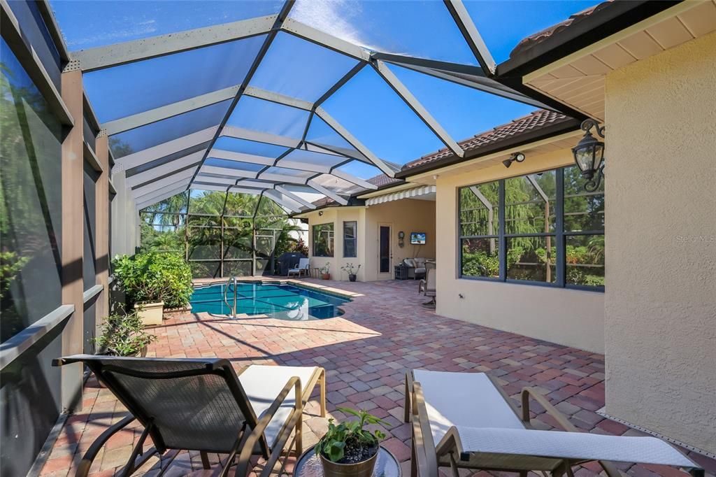 En Venta: $1,250,000 (3 camas, 2 baños, 3258 Pies cuadrados)