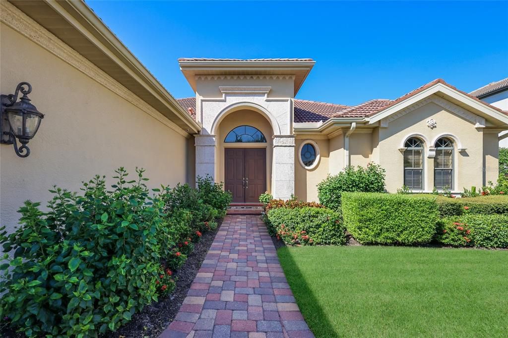En Venta: $1,250,000 (3 camas, 2 baños, 3258 Pies cuadrados)