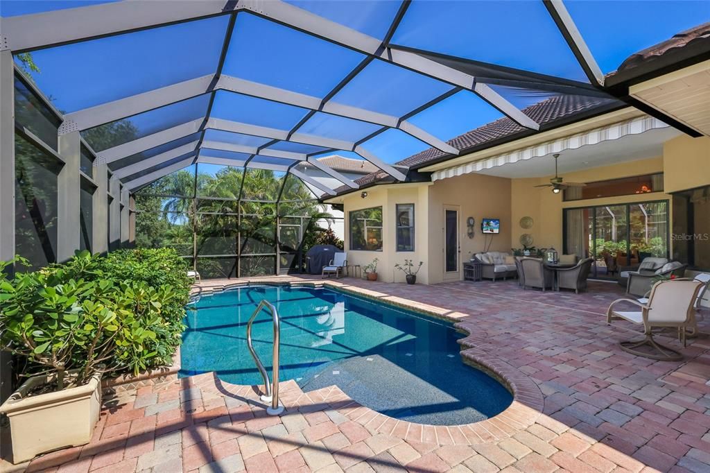 En Venta: $1,250,000 (3 camas, 2 baños, 3258 Pies cuadrados)