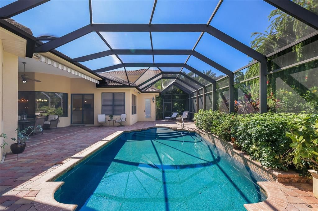 En Venta: $1,250,000 (3 camas, 2 baños, 3258 Pies cuadrados)