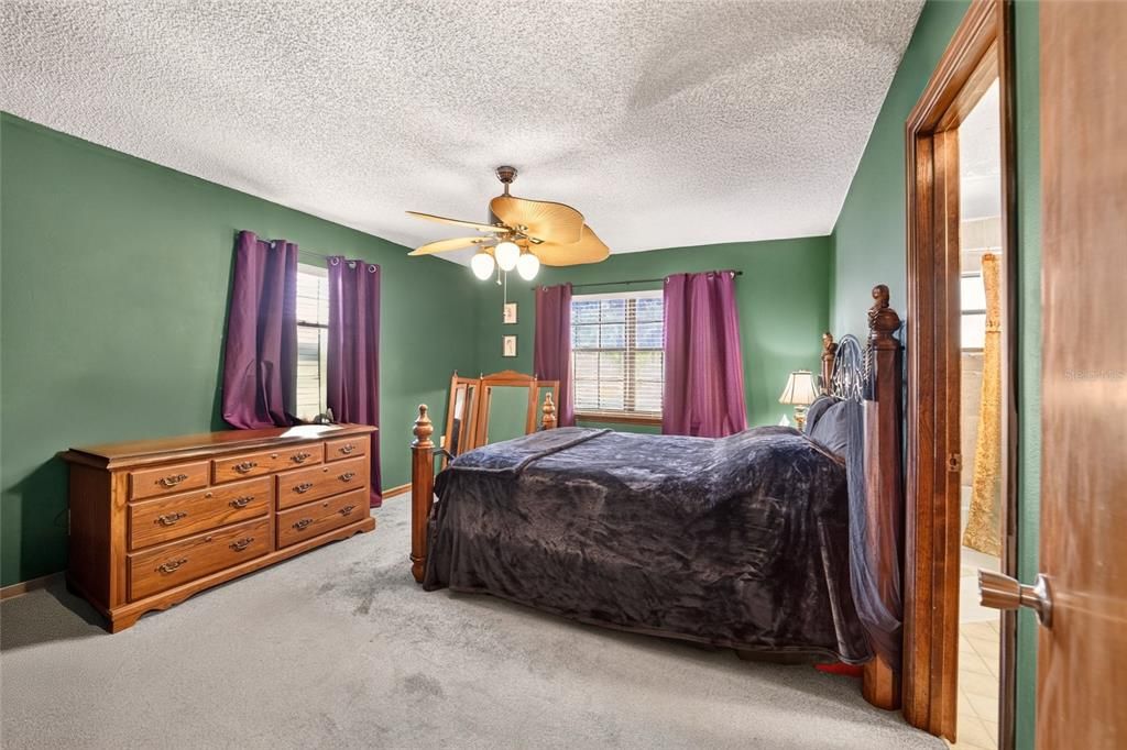 На продажу: $275,000 (4 спален, 2 ванн, 1848 Квадратных фут)