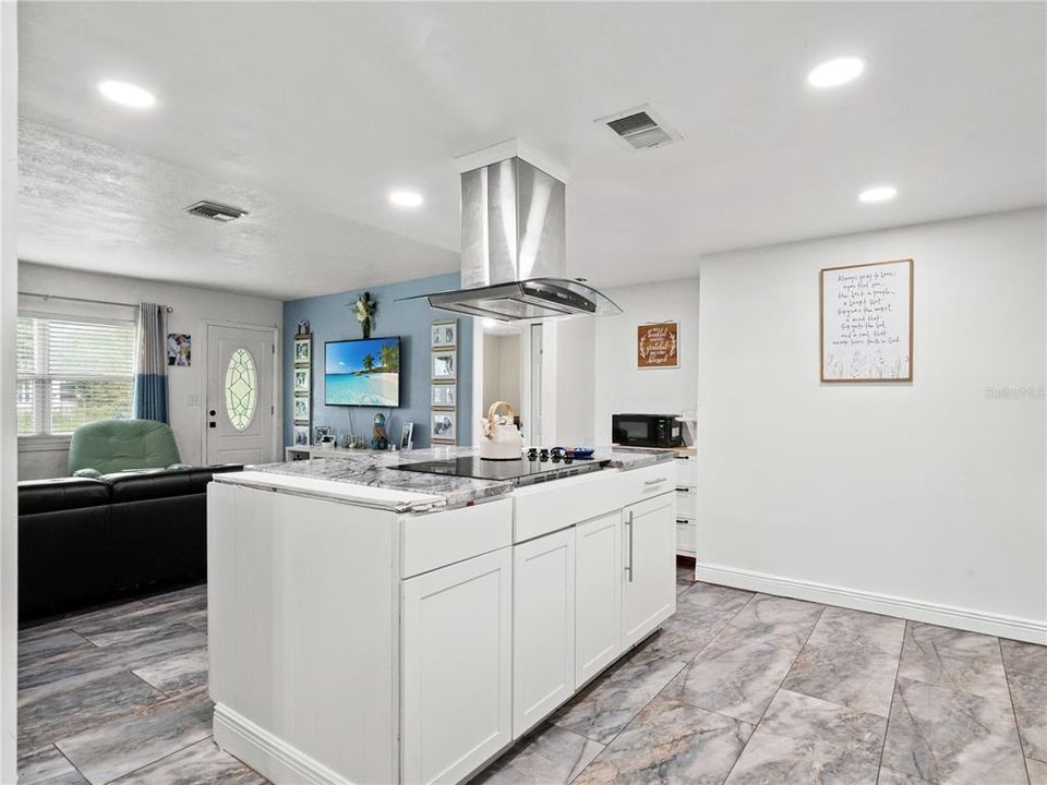 For Sale: $379,900 (3 beds, 2 baths, 1484 Square Feet)