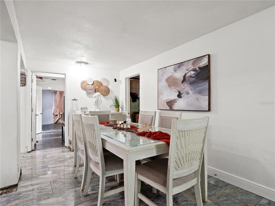 For Sale: $379,900 (3 beds, 2 baths, 1484 Square Feet)