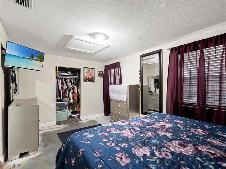For Sale: $379,900 (3 beds, 2 baths, 1484 Square Feet)