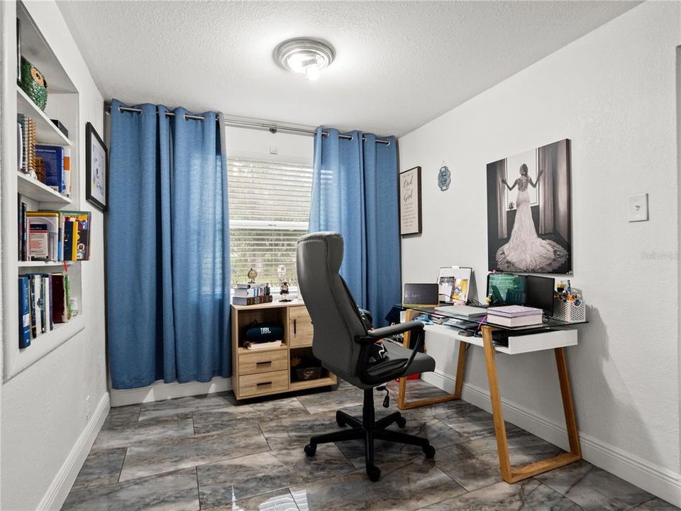 For Sale: $379,900 (3 beds, 2 baths, 1484 Square Feet)
