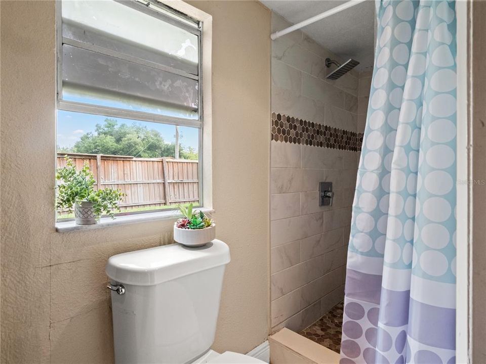 For Sale: $379,900 (3 beds, 2 baths, 1484 Square Feet)