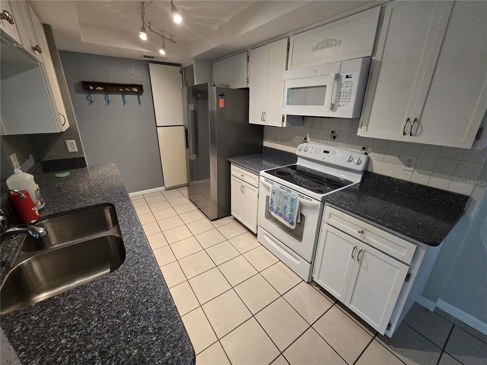 На продажу: $339,000 (3 спален, 2 ванн, 1677 Квадратных фут)
