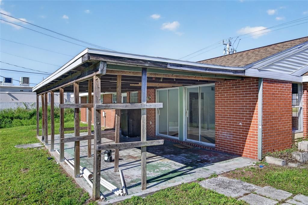 На продажу: $230,000 (3 спален, 2 ванн, 2200 Квадратных фут)