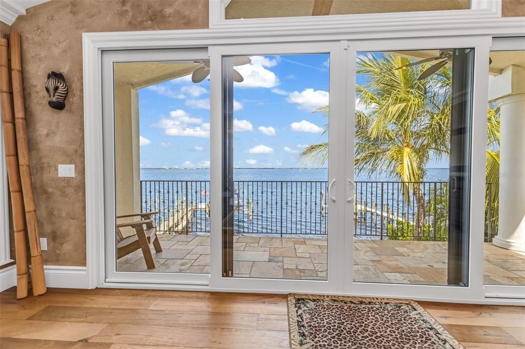 En Venta: $2,995,000 (5 camas, 4 baños, 5500 Pies cuadrados)