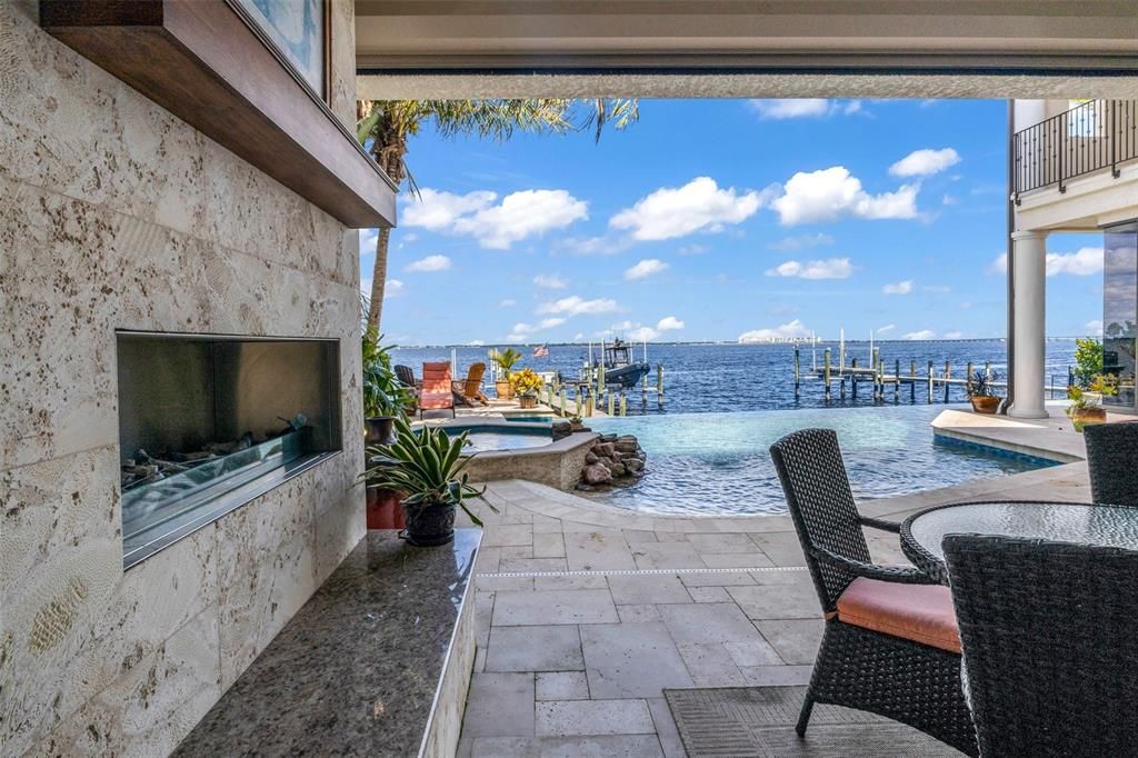 En Venta: $2,995,000 (5 camas, 4 baños, 5500 Pies cuadrados)