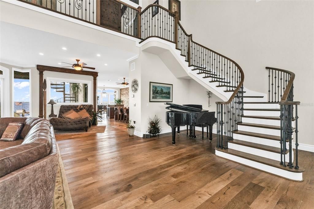 En Venta: $2,995,000 (5 camas, 4 baños, 5500 Pies cuadrados)