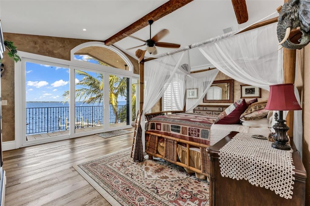 En Venta: $2,995,000 (5 camas, 4 baños, 5500 Pies cuadrados)