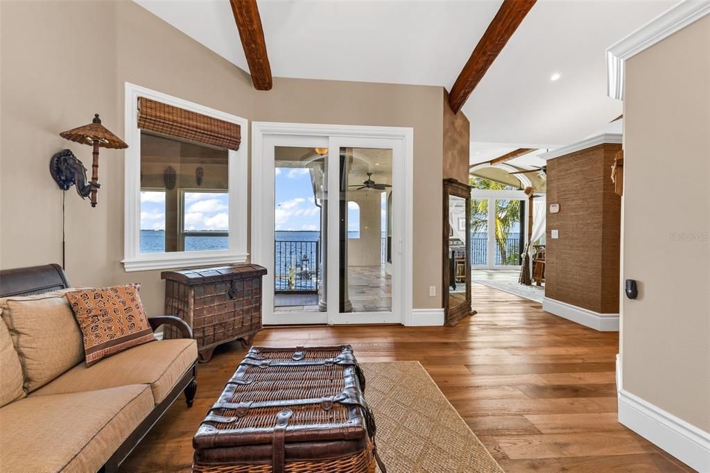 En Venta: $2,995,000 (5 camas, 4 baños, 5500 Pies cuadrados)