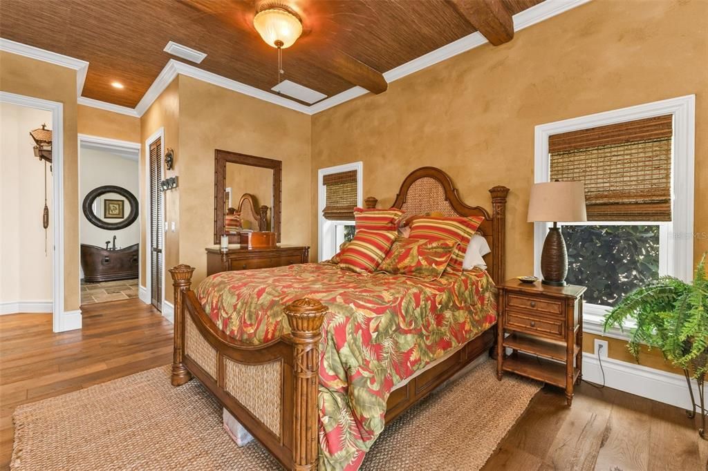 En Venta: $2,995,000 (5 camas, 4 baños, 5500 Pies cuadrados)