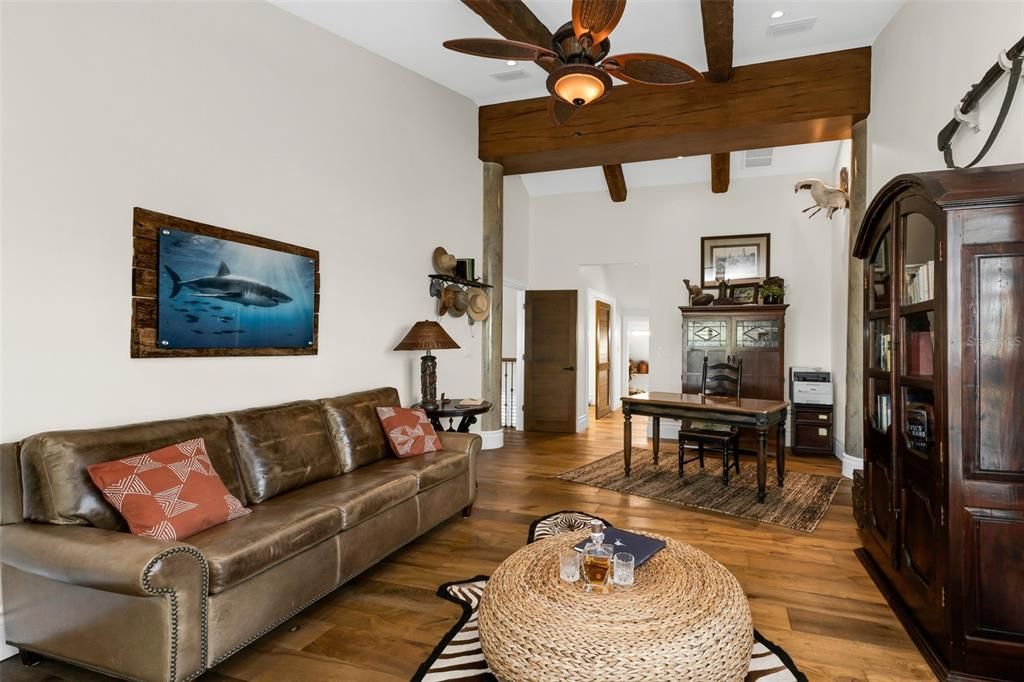En Venta: $2,995,000 (5 camas, 4 baños, 5500 Pies cuadrados)