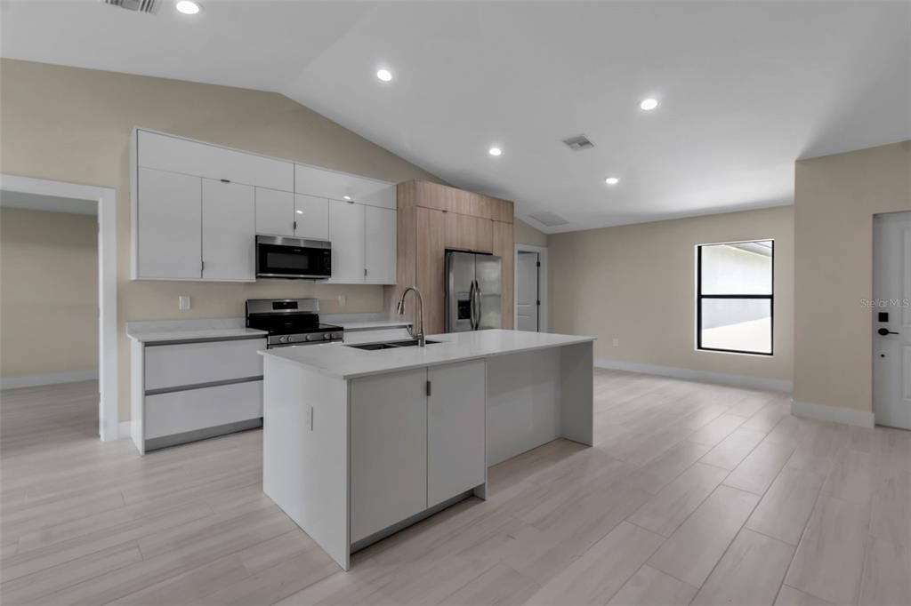 For Sale: $299,000 (4 beds, 2 baths, 1532 Square Feet)