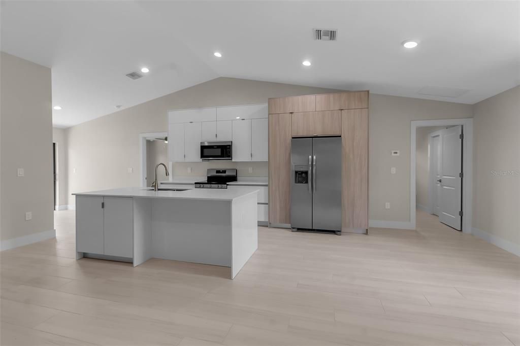 For Sale: $299,000 (4 beds, 2 baths, 1532 Square Feet)
