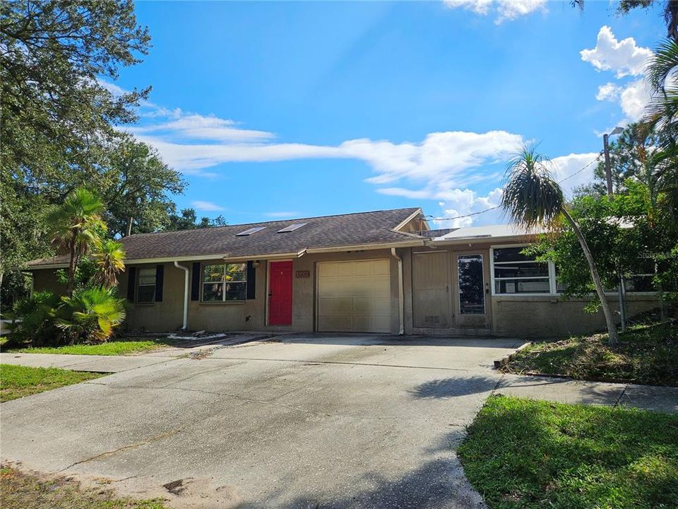 For Sale: $425,000 (3 beds, 2 baths, 1293 Square Feet)