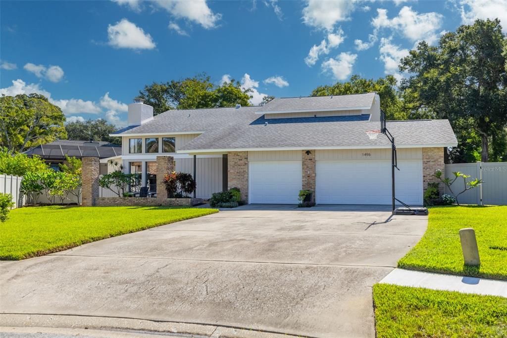 For Sale: $850,000 (5 beds, 4 baths, 3141 Square Feet)
