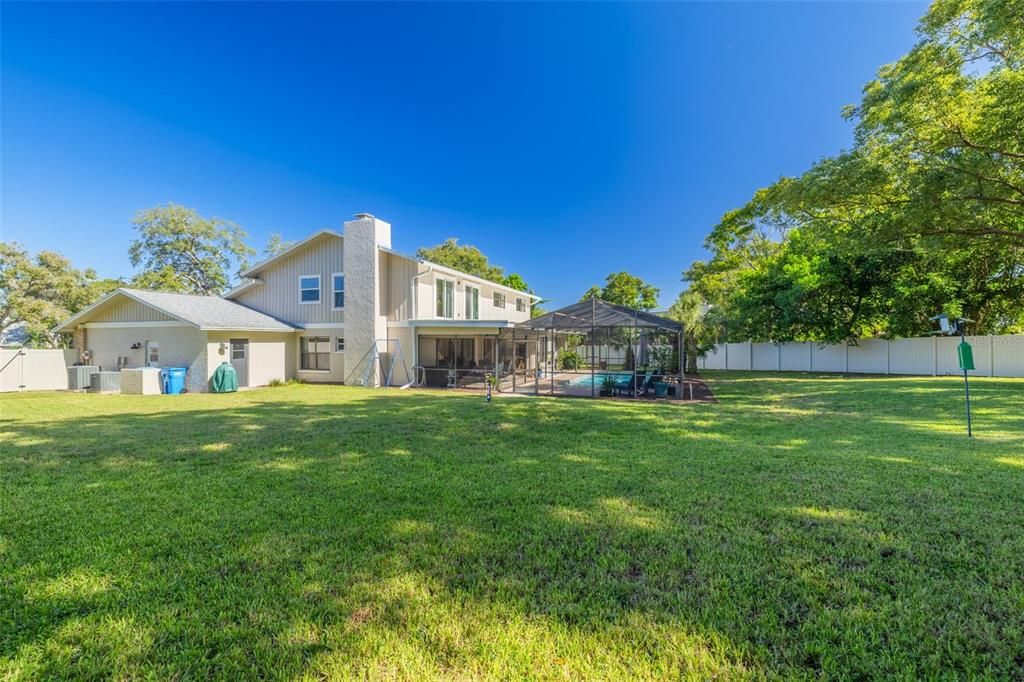 For Sale: $850,000 (5 beds, 4 baths, 3141 Square Feet)
