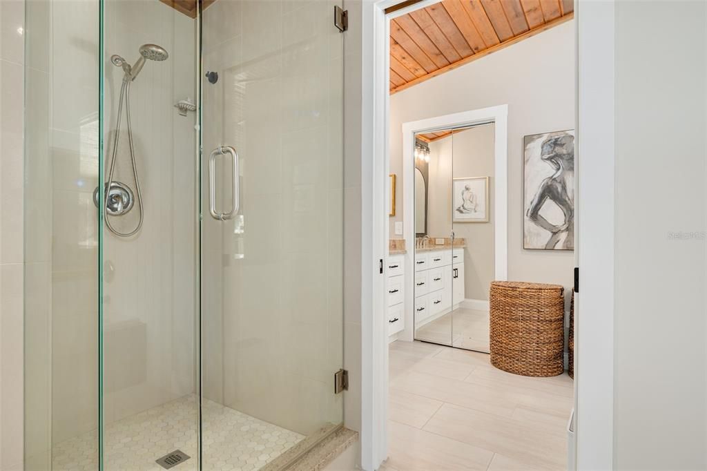 For Sale: $850,000 (5 beds, 4 baths, 3141 Square Feet)