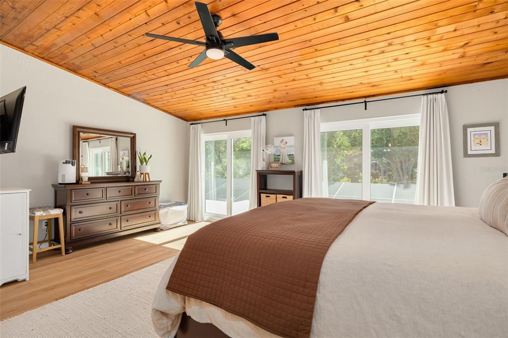 For Sale: $850,000 (5 beds, 4 baths, 3141 Square Feet)