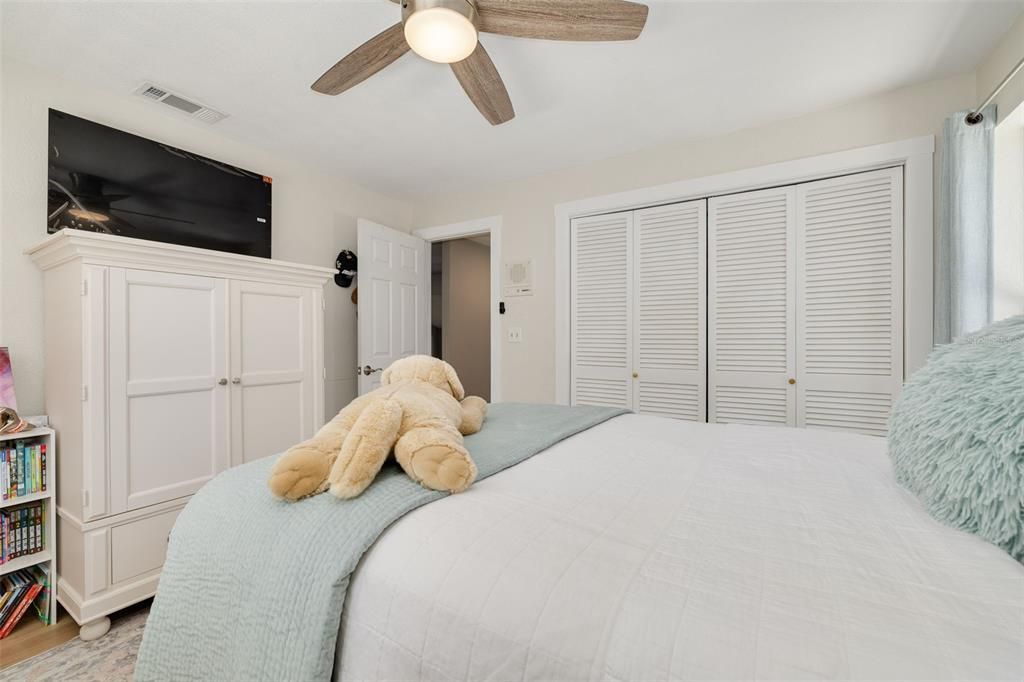 For Sale: $850,000 (5 beds, 4 baths, 3141 Square Feet)