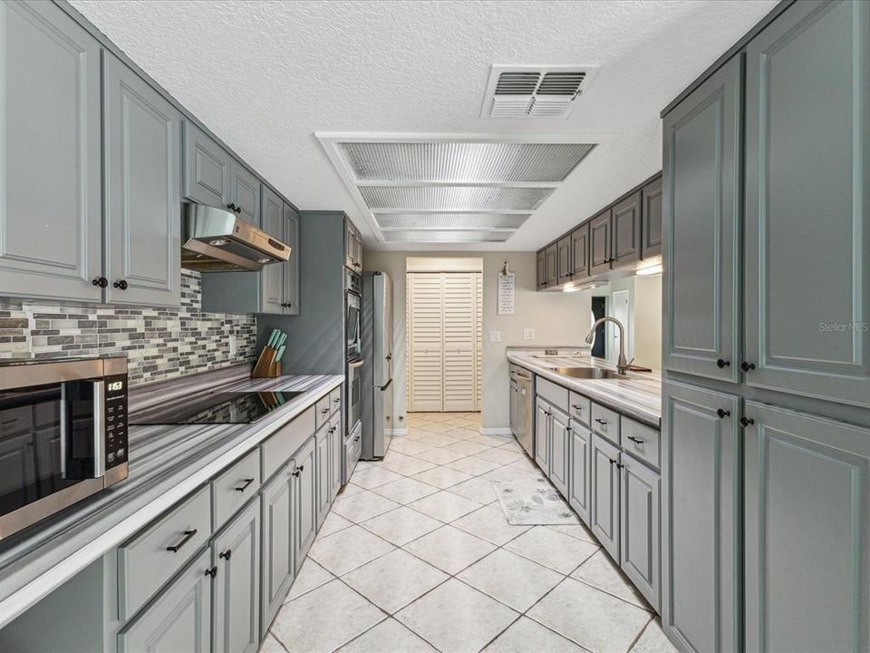 For Sale: $540,000 (4 beds, 3 baths, 2864 Square Feet)