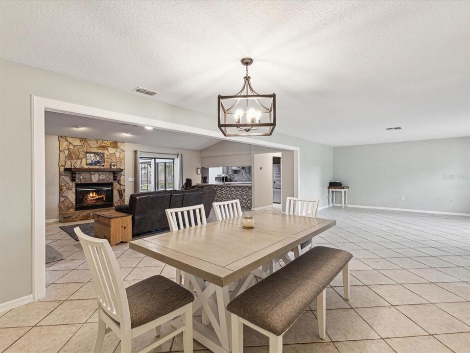 For Sale: $540,000 (4 beds, 3 baths, 2864 Square Feet)
