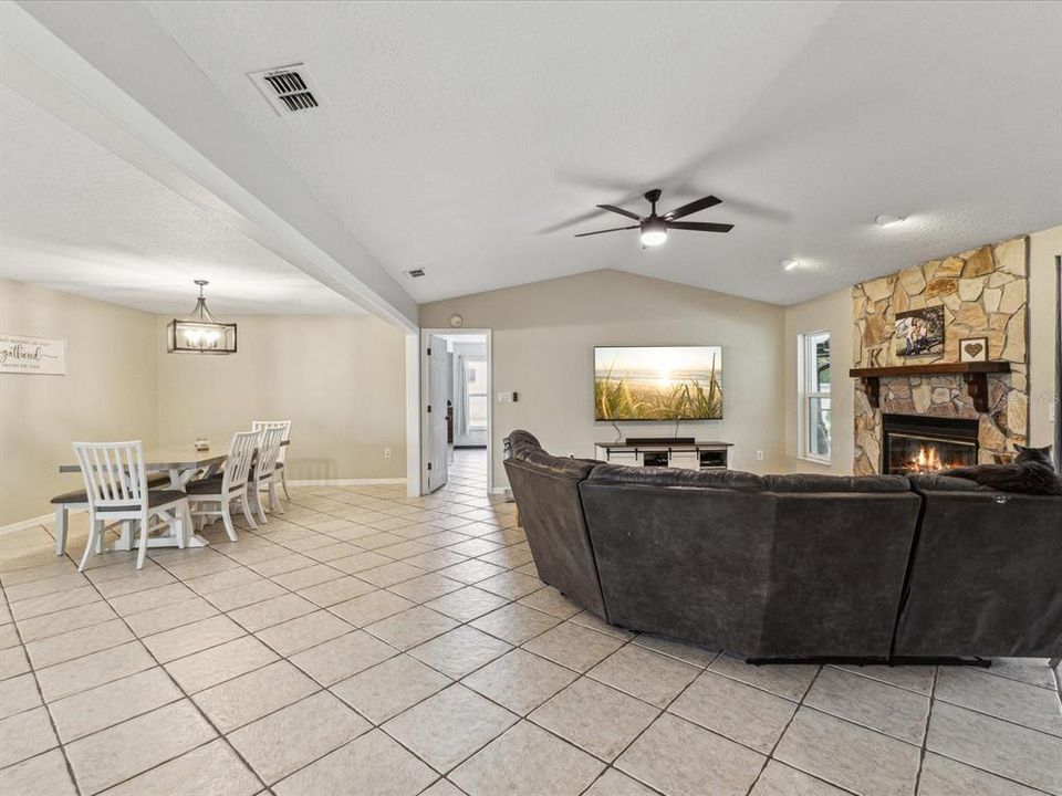 For Sale: $540,000 (4 beds, 3 baths, 2864 Square Feet)