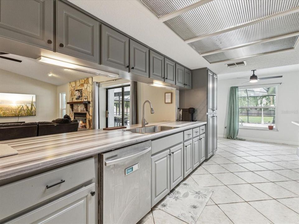 For Sale: $540,000 (4 beds, 3 baths, 2864 Square Feet)