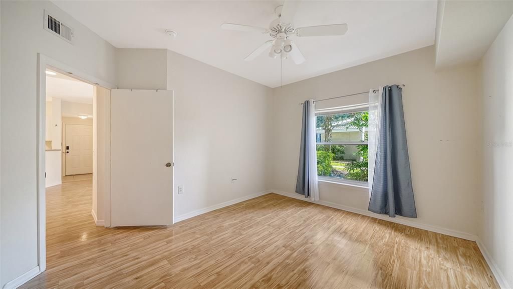 En Venta: $218,500 (2 camas, 2 baños, 1163 Pies cuadrados)