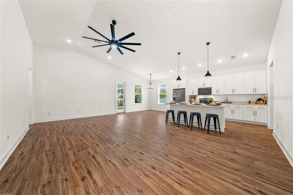 En Venta: $404,900 (4 camas, 3 baños, 2088 Pies cuadrados)