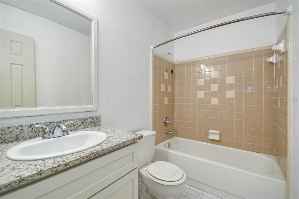 На продажу: $145,000 (2 спален, 2 ванн, 1008 Квадратных фут)
