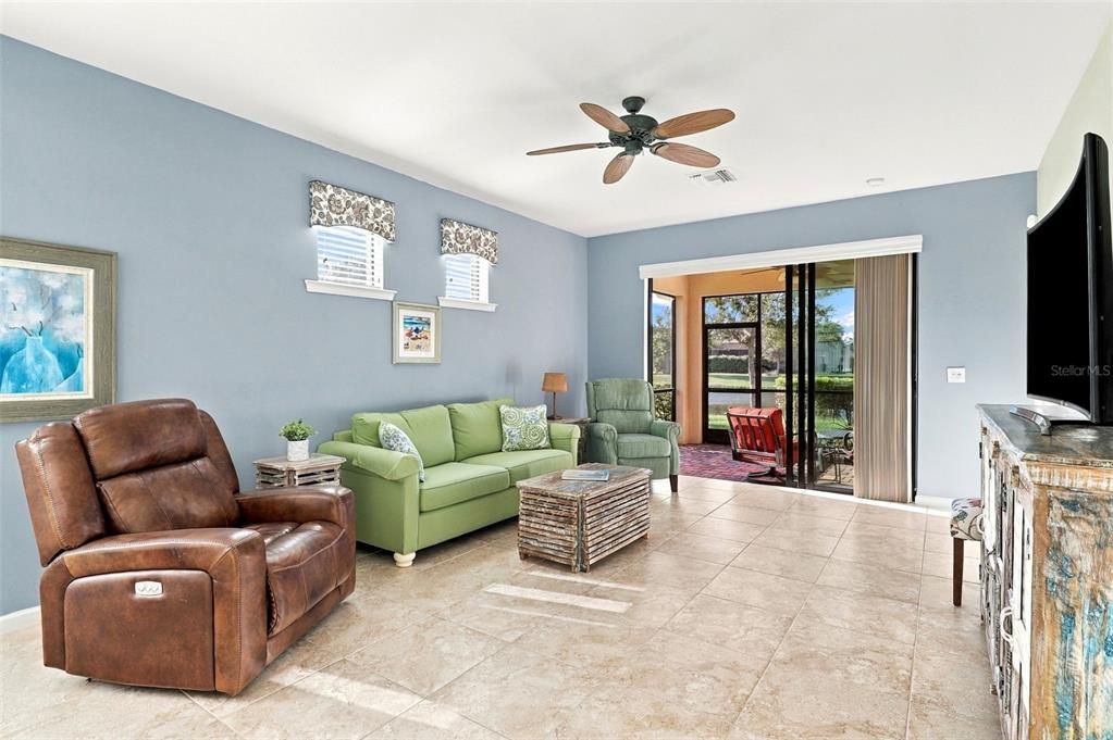 En Venta: $425,000 (2 camas, 2 baños, 1543 Pies cuadrados)