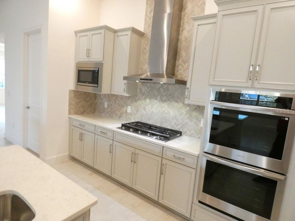 На продажу: $1,399,000 (5 спален, 4 ванн, 3956 Квадратных фут)