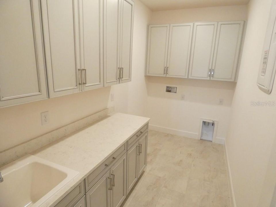 На продажу: $1,399,000 (5 спален, 4 ванн, 3956 Квадратных фут)