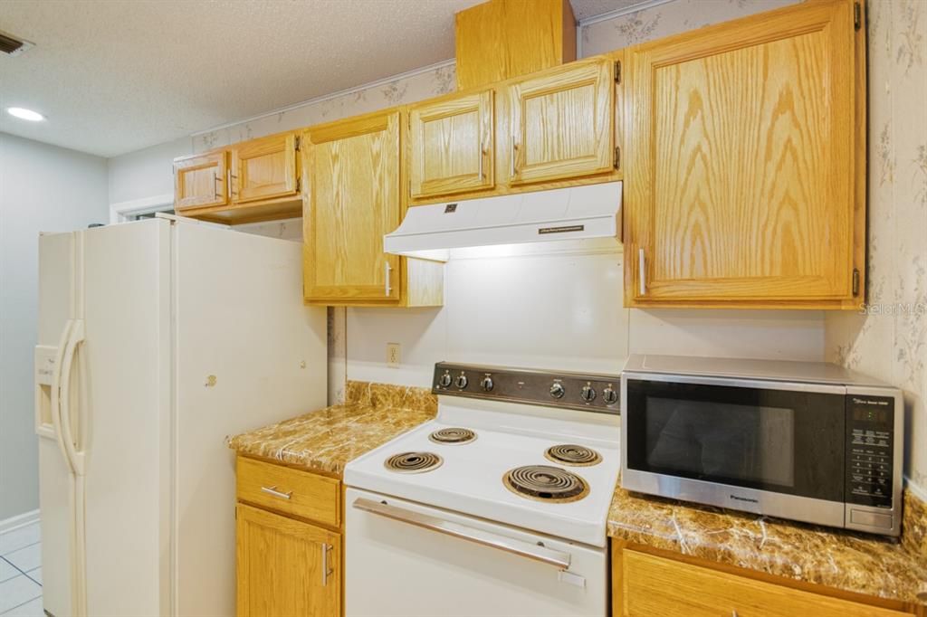 На продажу: $149,000 (2 спален, 2 ванн, 990 Квадратных фут)