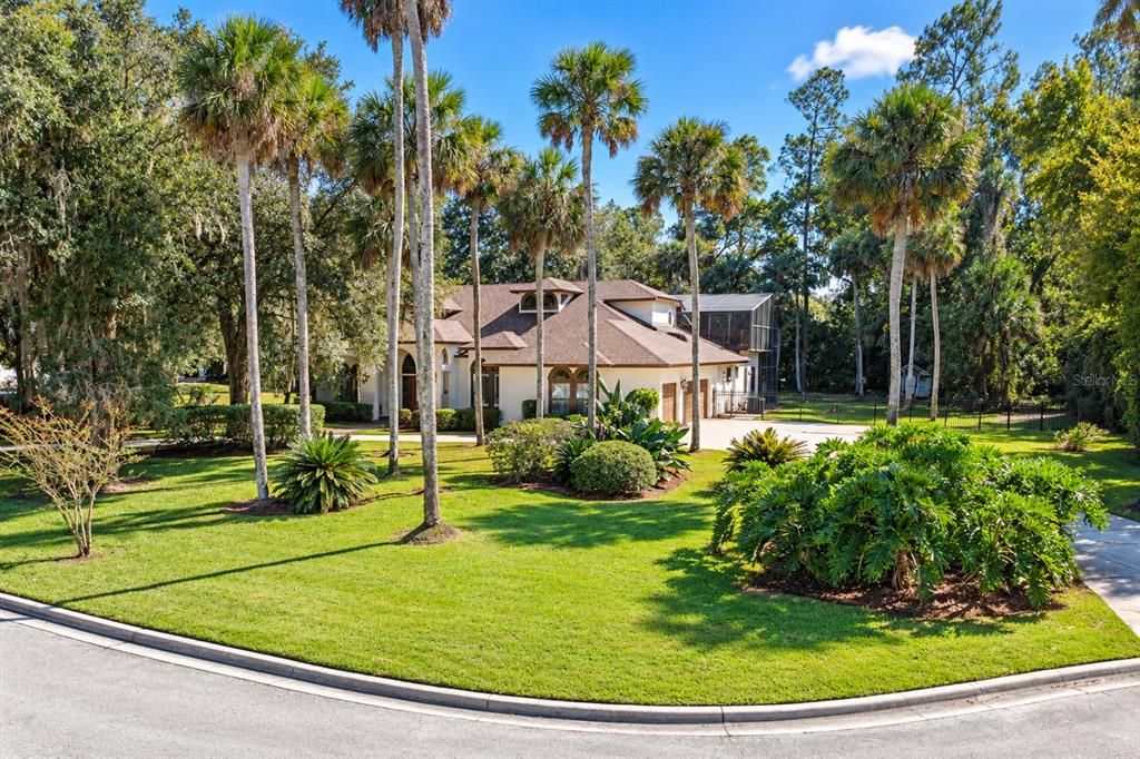 For Sale: $1,100,000 (5 beds, 4 baths, 3988 Square Feet)