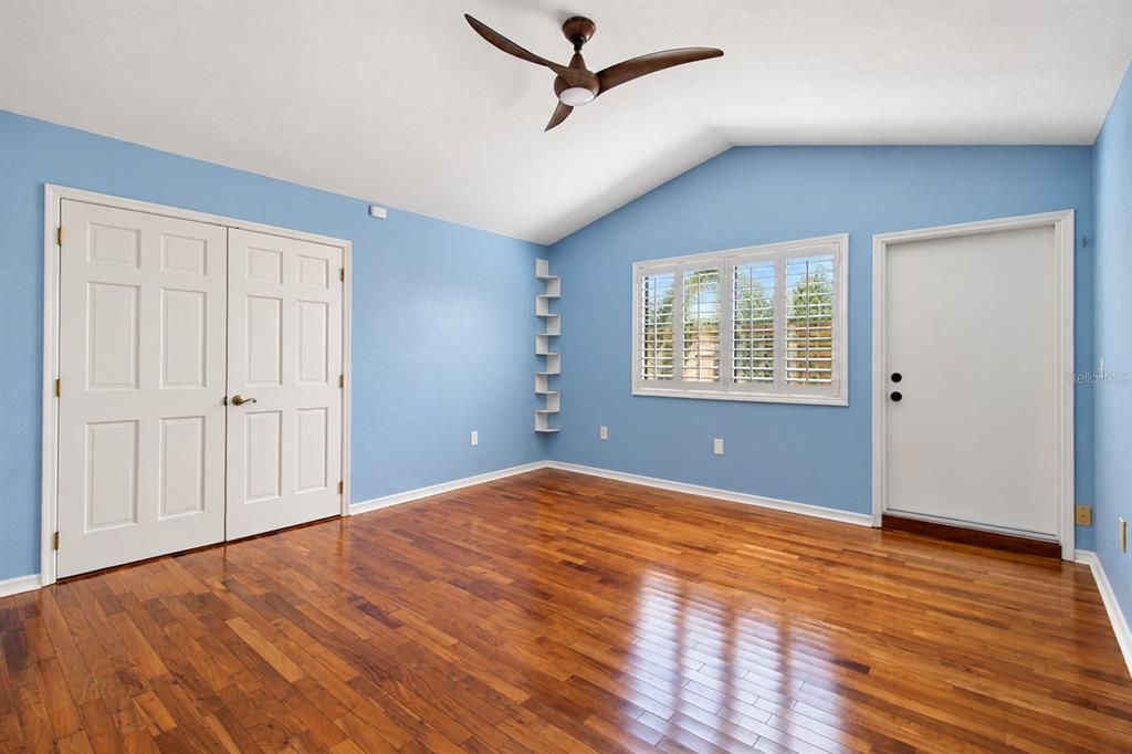 For Sale: $1,100,000 (5 beds, 4 baths, 3988 Square Feet)