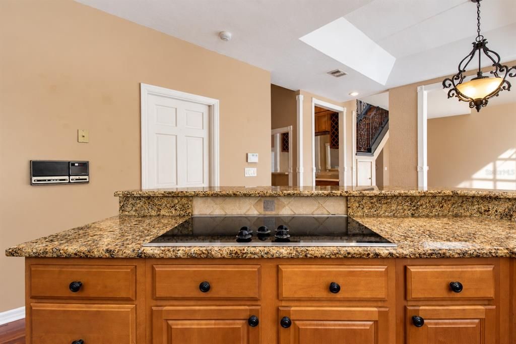 For Sale: $1,100,000 (5 beds, 4 baths, 3988 Square Feet)