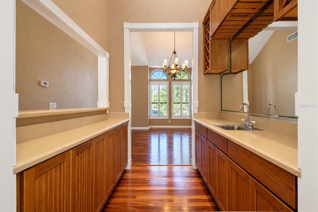 For Sale: $1,100,000 (5 beds, 4 baths, 3988 Square Feet)