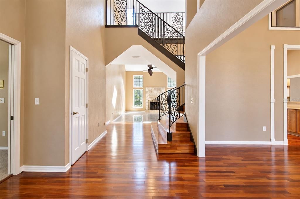For Sale: $1,100,000 (5 beds, 4 baths, 3988 Square Feet)