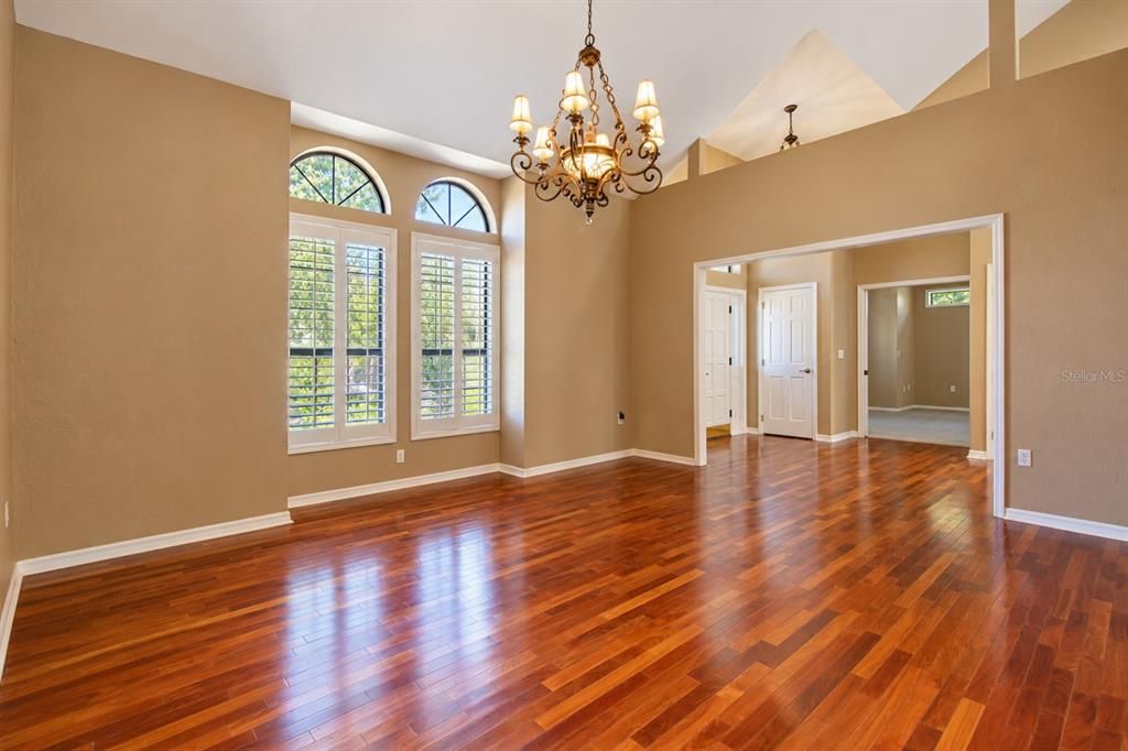 For Sale: $1,100,000 (5 beds, 4 baths, 3988 Square Feet)
