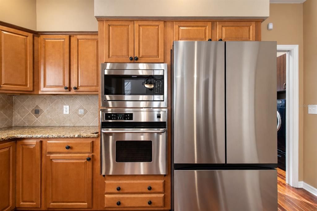 For Sale: $1,100,000 (5 beds, 4 baths, 3988 Square Feet)
