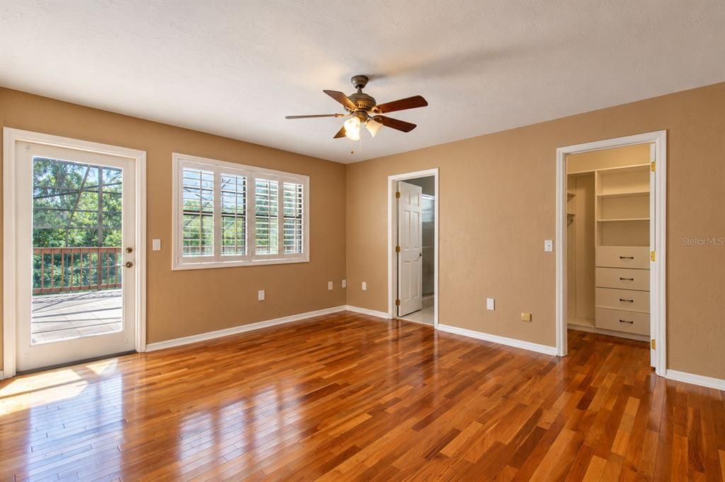 For Sale: $1,100,000 (5 beds, 4 baths, 3988 Square Feet)