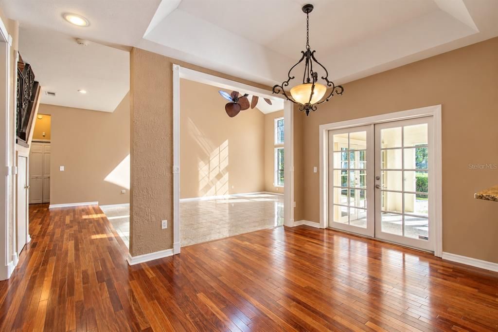 For Sale: $1,100,000 (5 beds, 4 baths, 3988 Square Feet)